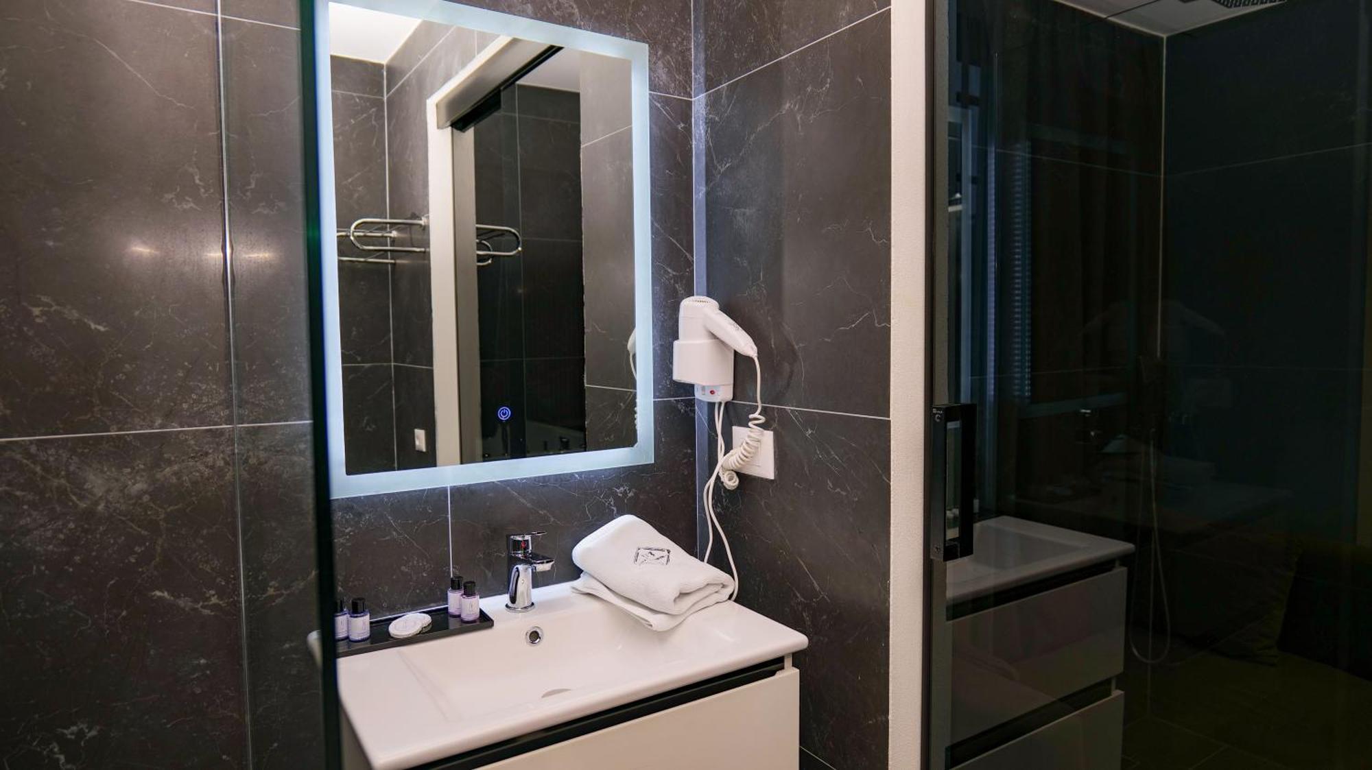 313 Hotel 3*